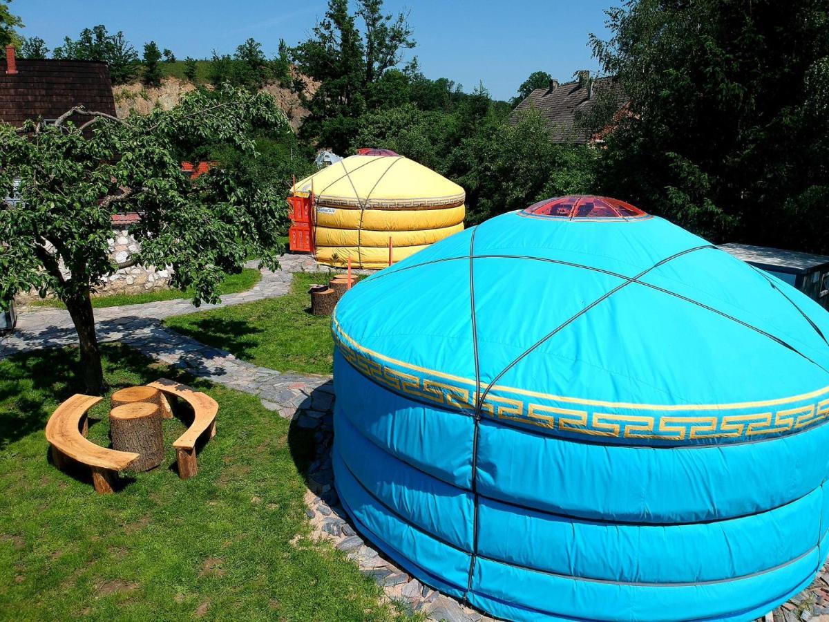 Caloroczne Jurty Mongolskie - "Domy Slonca" Klodzko Exterior photo